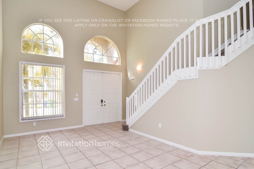 Building Photo - 11568 NW 6th Ct