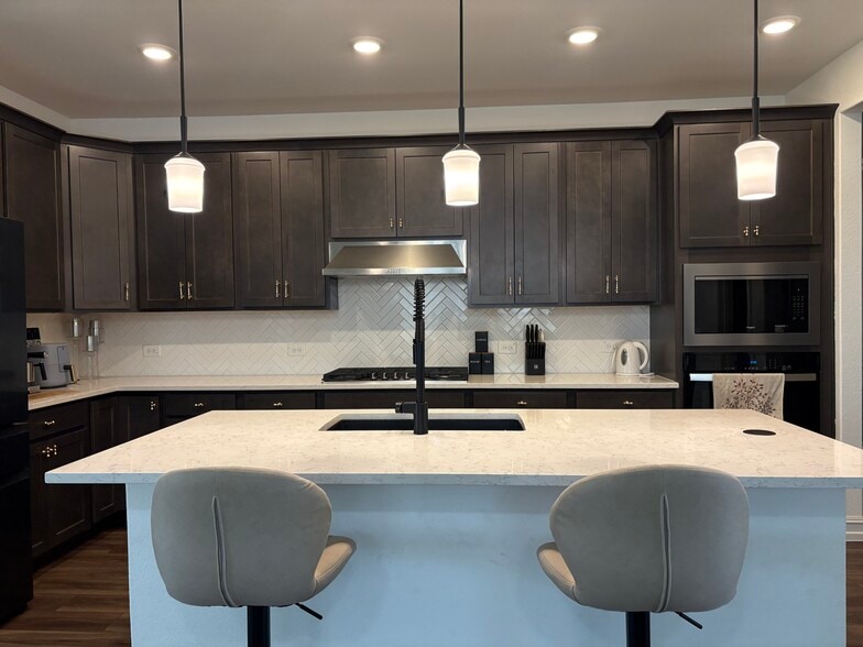 Building Photo - 3624 Cadogan St