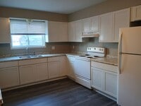 Building Photo - 1208 3rd Ave NE