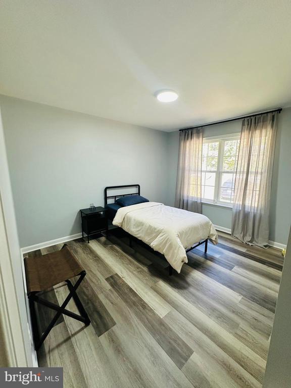 Building Photo - 44 Hidden Lake Dr