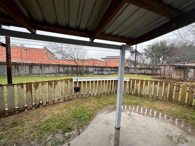 Building Photo - 606 Wilshire - 4/Bed 2/Bath