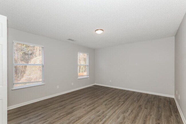 Building Photo - 1618 Thornwick Trace