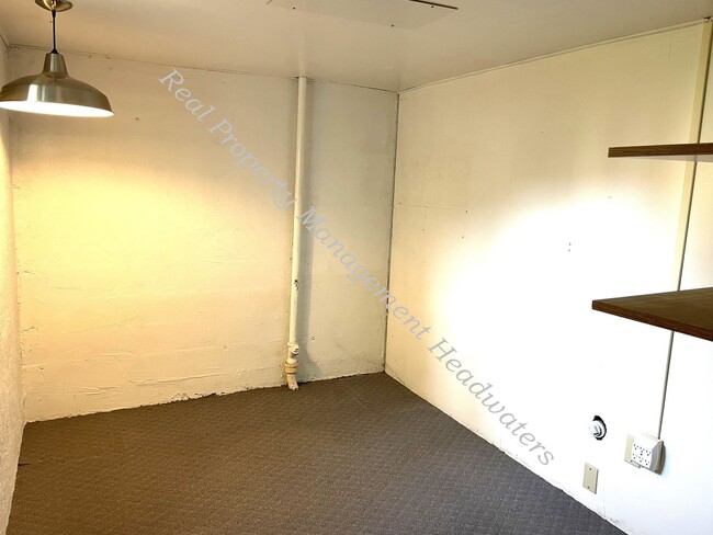 Building Photo - 3 Bedroom 2 Bath House for Rent - Pet Frie...