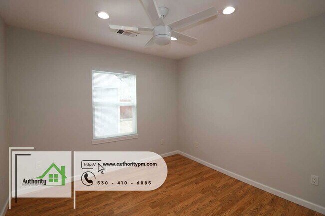 Building Photo - 1366 Magnolia Ave