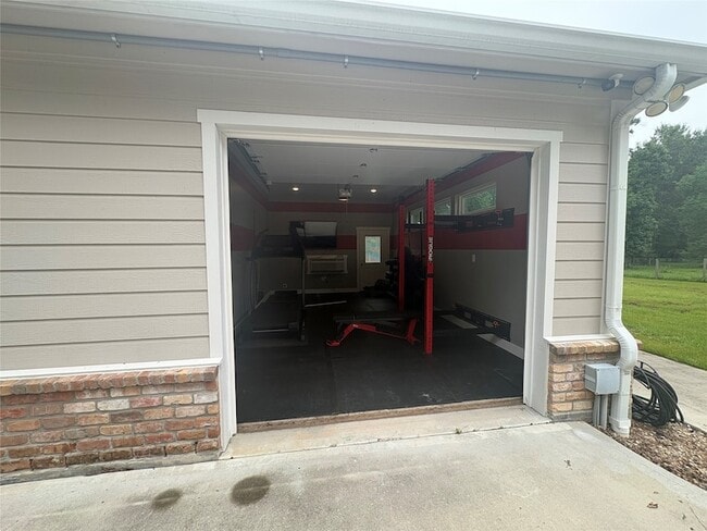 Building Photo - 2149 Pine Acres Dr