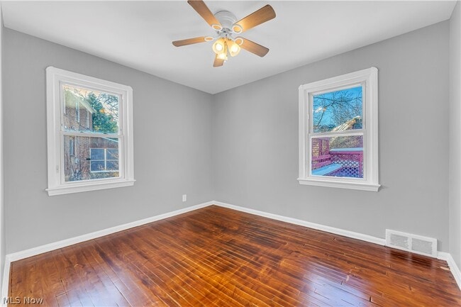 Building Photo - 5876 Wickfield Dr