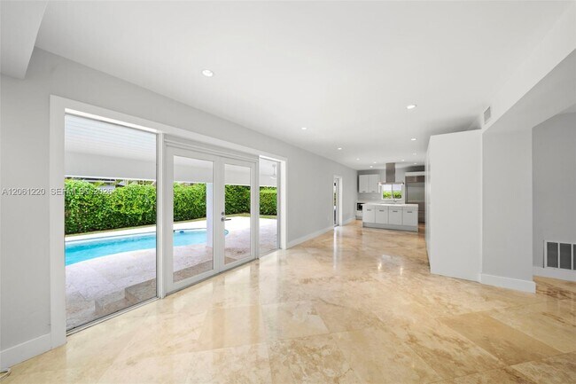 Building Photo - 5510 Orduna Dr
