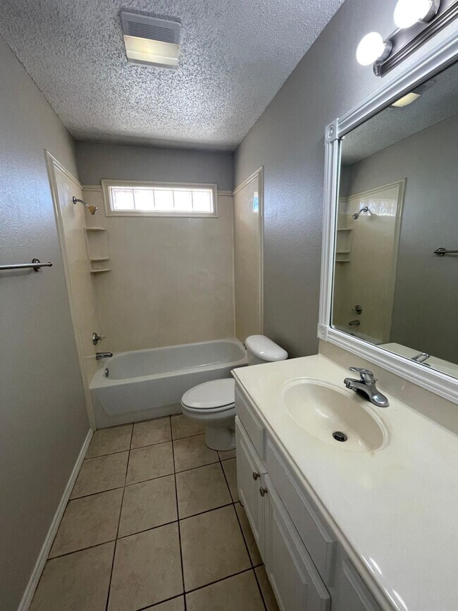 Building Photo - 2214 97th St