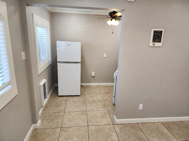 Building Photo - 721 S Pine St