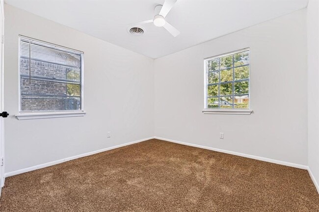 Building Photo - 301 Carothers St