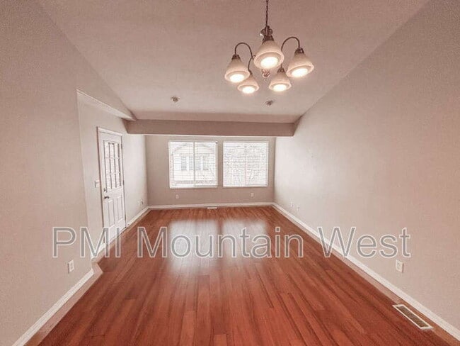 Building Photo - 208 Lyman Ln