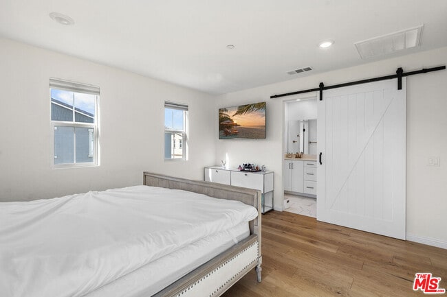 Building Photo - 27751 Dyer Wy