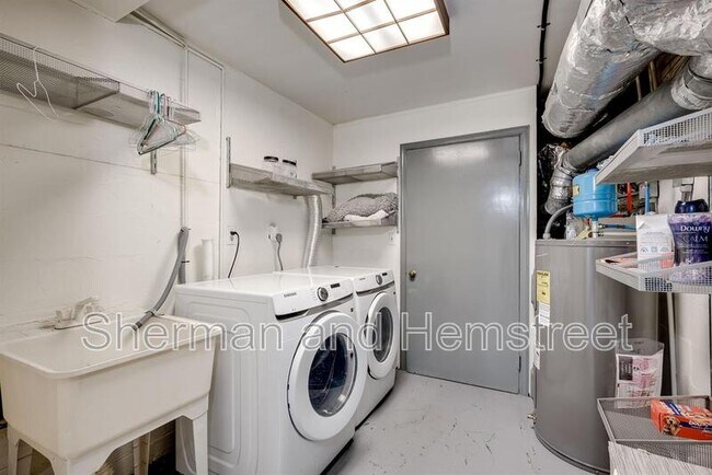 Building Photo - 289 Ashbrook Dr