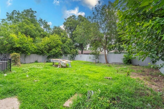 Building Photo - 4118 Groton Dr