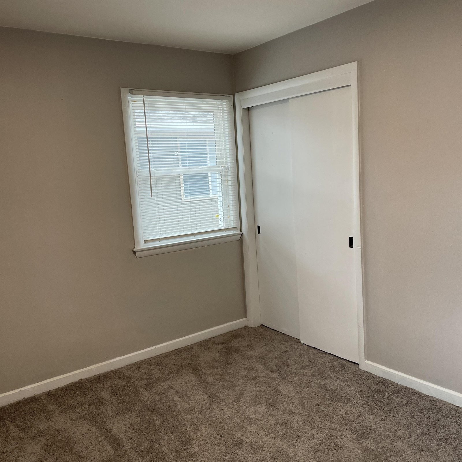 Building Photo - 4031 W Fairmount Ave