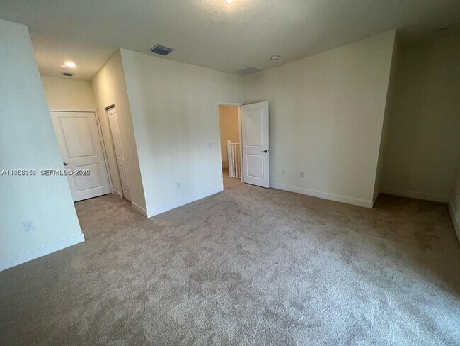 Building Photo - 4622 NW 83rd Path