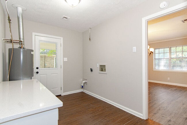 Building Photo - 4228 Johnstown Dr
