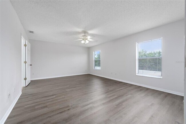 Building Photo - 746 Lockbreeze Dr