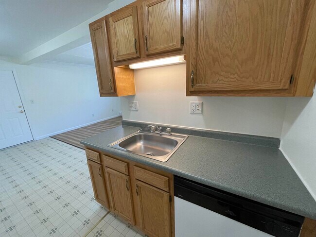 Building Photo - 3961 Brown Ave