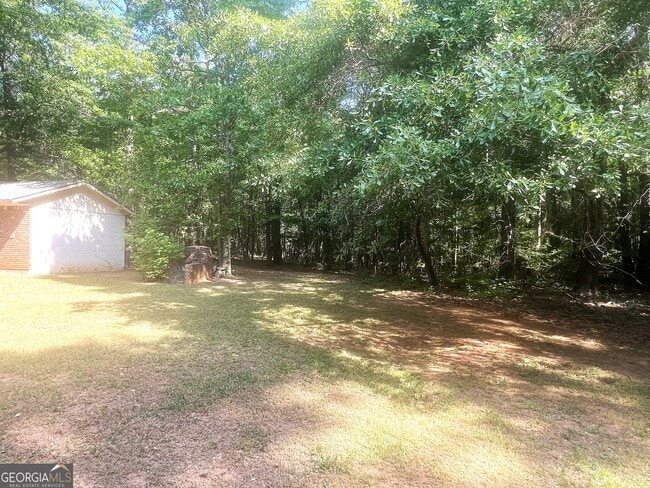 Building Photo - 551 Racetrack Rd