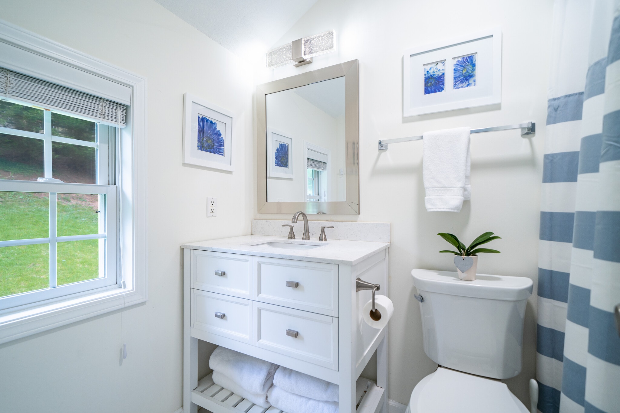 Bathroom - 5 Tsuga Rise