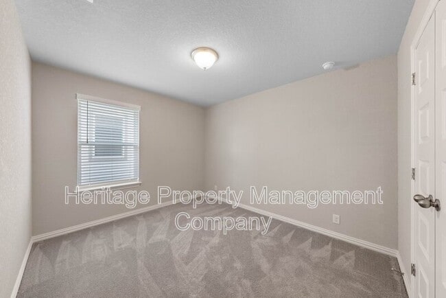 Building Photo - 2080 Cowan Dr