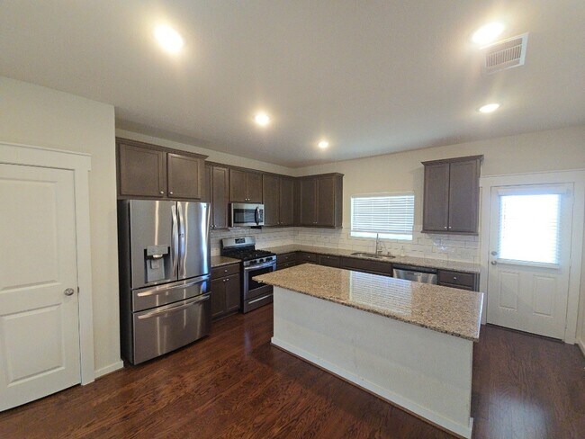 Building Photo - 7543 Coral Ter Dr