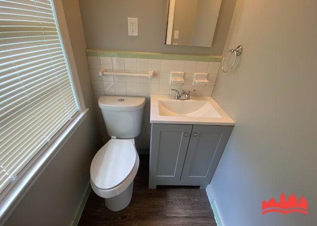 Building Photo - 2370 Hillside Ave