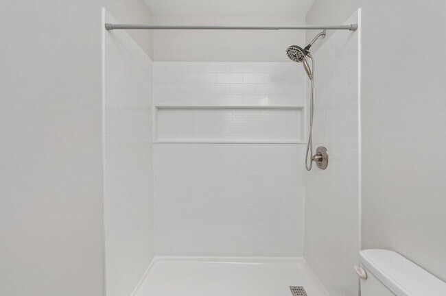 Building Photo - 200 White St