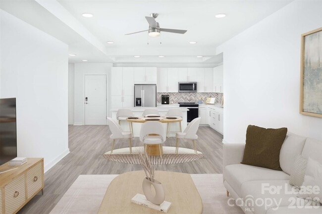 Building Photo - 909 Camden Grandview Rd