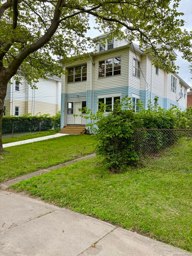 Building Photo - 46 Westbourne Pkwy