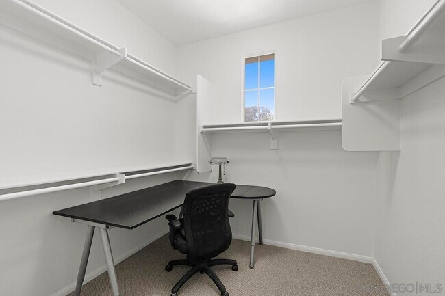 Building Photo - 11370 W San Raphael