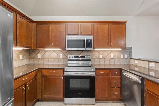 Building Photo - 4524 Canyon Ridge Dr