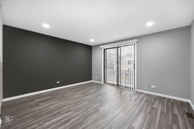 Building Photo - 115 Millbrook Ln