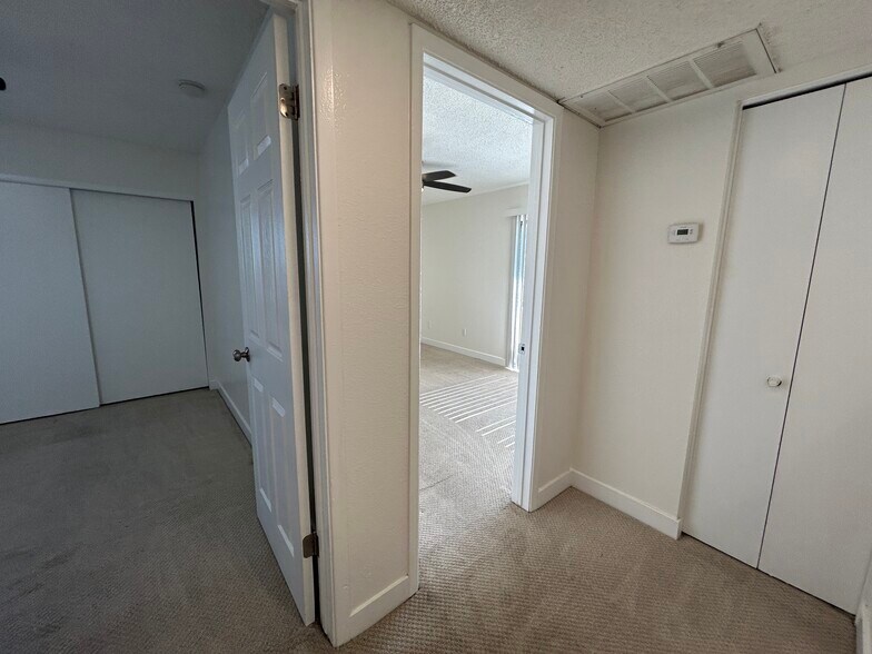 Building Photo - 2698 N 43rd Ave