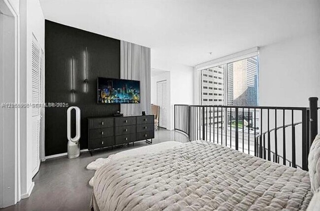 Building Photo - 300 S Biscayne Blvd