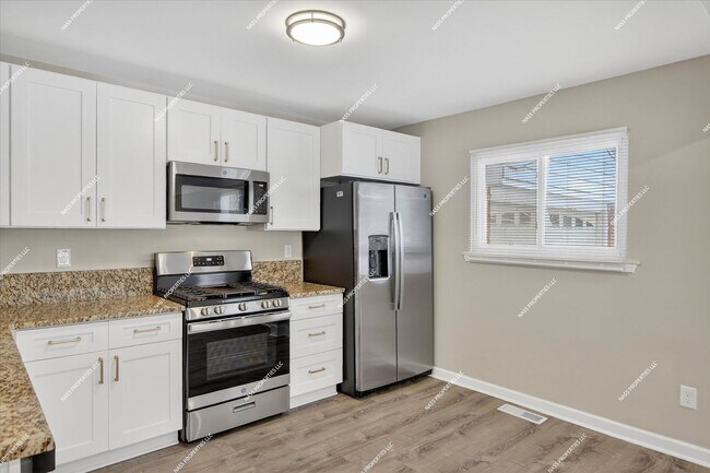 Building Photo - 28555 Stuart Ave