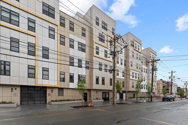 Building Photo - 187 Culver Ave
