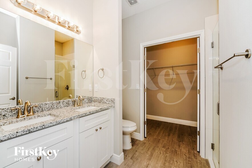 Building Photo - 446 Reading St SE