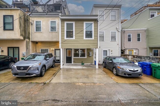 Building Photo - 939 Baylis St