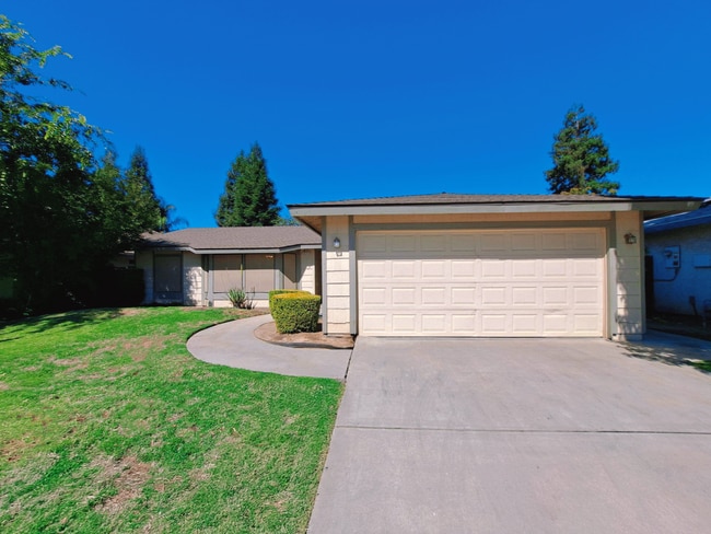 Primary Photo - Single Level 3 Bedroom Home Ready to Move in!