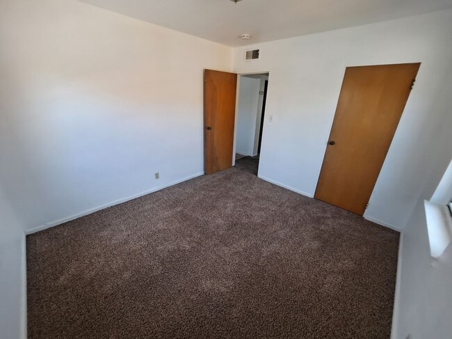 Building Photo - 2125 21st Ave
