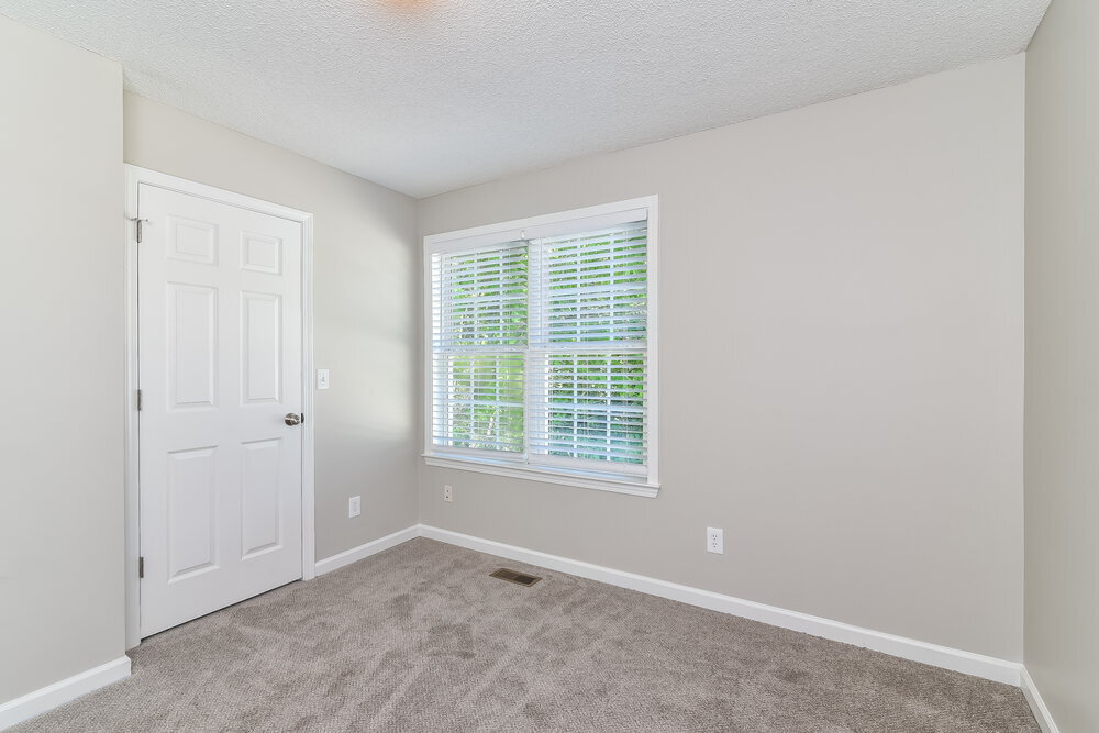 Building Photo - 2641 Fort Apachee Ct