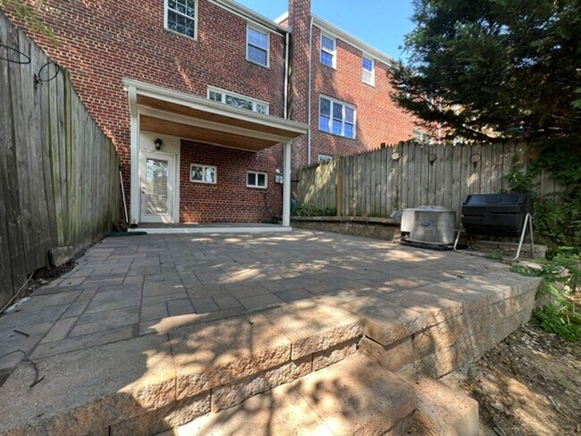 Building Photo - 209 Burgess Ave