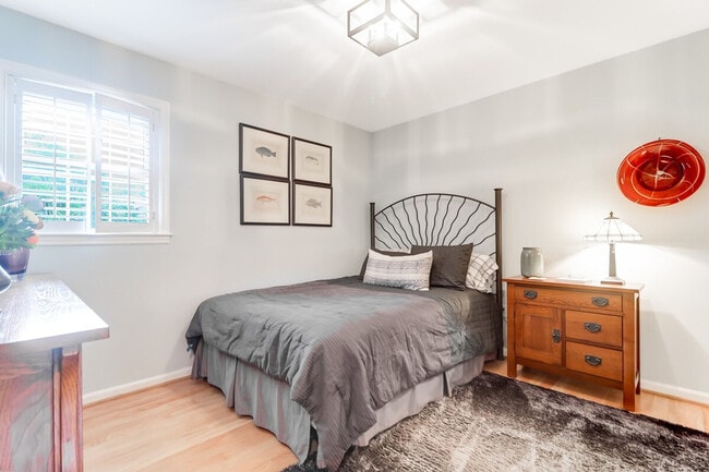 Building Photo - 412 St Charles Ct