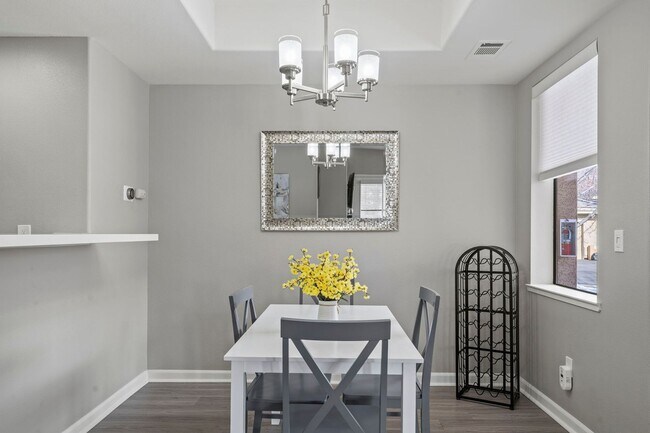 Building Photo - Fully Furnished Single Level Condo Resort LIving