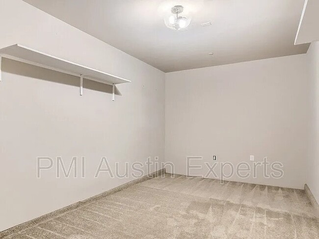 Building Photo - 3101 Davis Ln