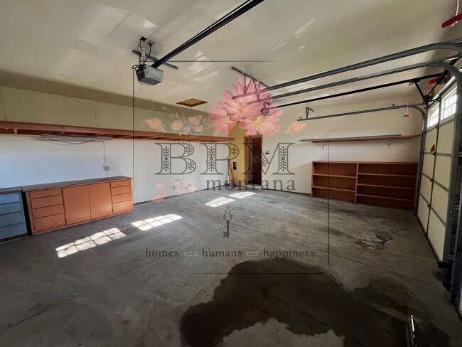 Building Photo - 2334 W Beall St