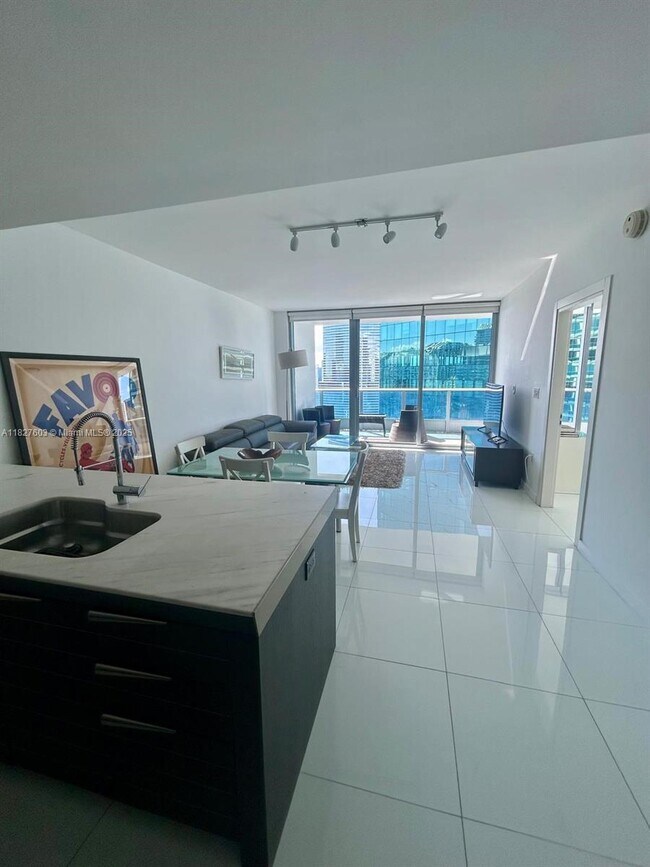 Building Photo - 200 Biscayne Blvd Way