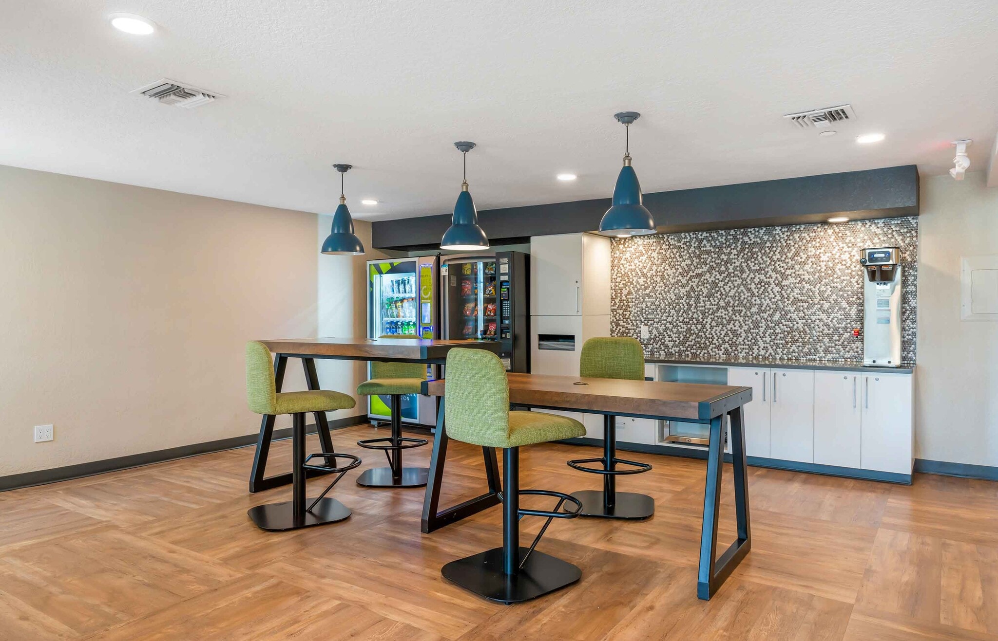 Building Photo - Furnished Studio-Fort Lauderdale - Cypress Creek - Park North